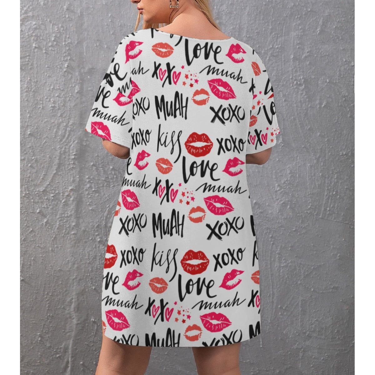 Love Muah XOXO Kiss Print  Drop-Shoulder T-Shirt with Side Split and Shorts (Plus Size)